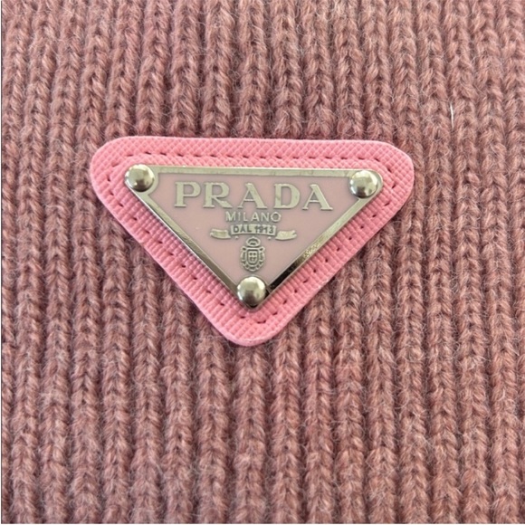 New never worn Prada Dusty Pink Knit Hat - Picture 2 of 5